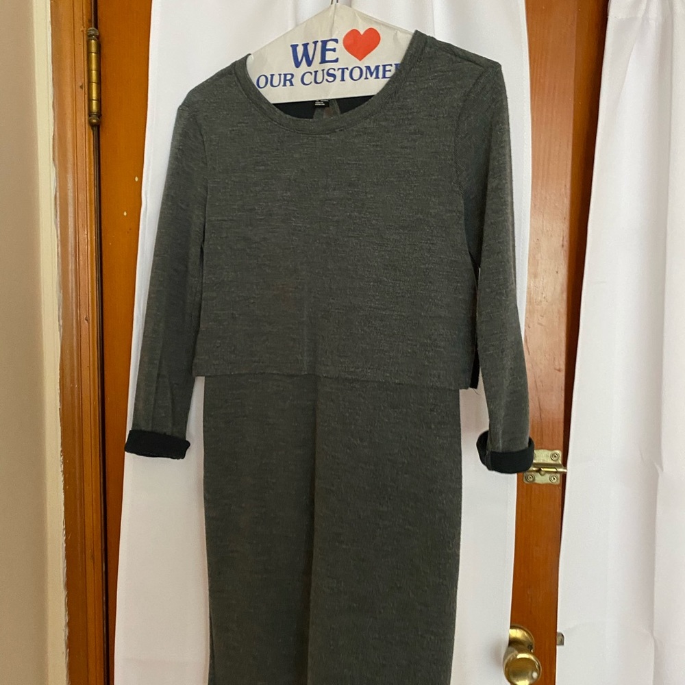 Mid sleeve dark green dress